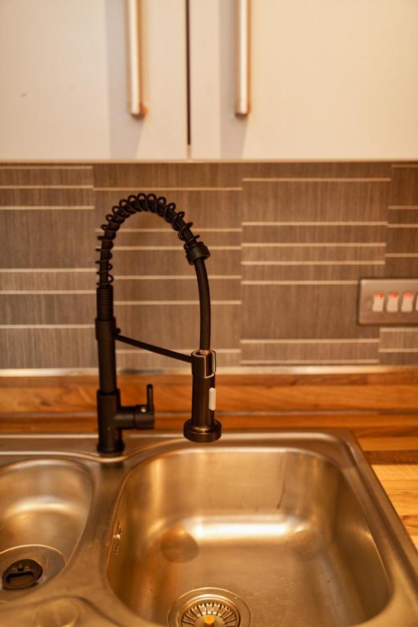 Sidemersey Livings- Convenient 1-Bedroom Flat With A View, Central Liverpool Buitenkant foto